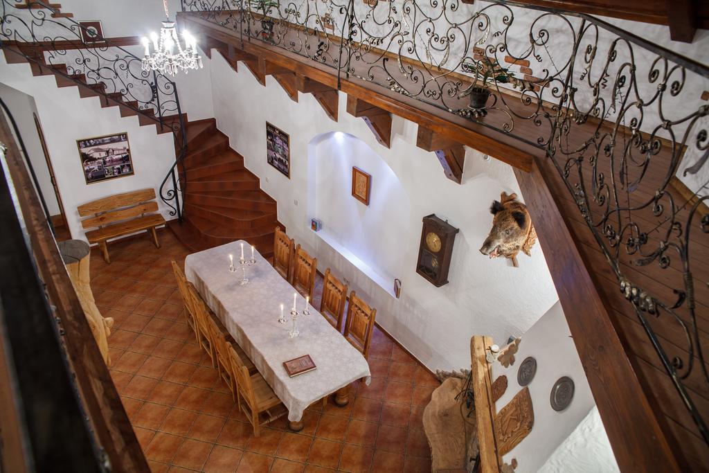 Karalinski Falvarok Tyzengauza Hotel Korolino  Стая снимка